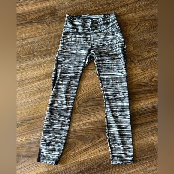 Lululemon Base Pace High-Rise Running Tight Leggings - Picture 3 of 6